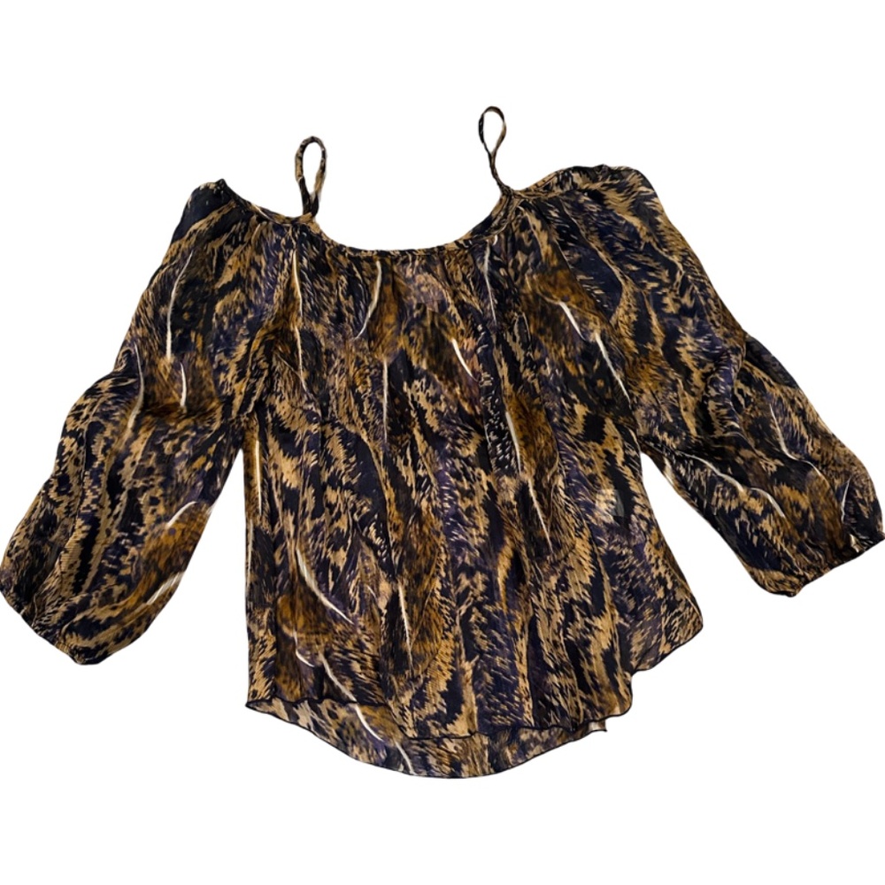 Romeo & Juliet Couture Off Shoulder Blouse - NWT